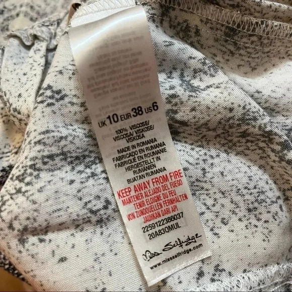 Miss Selfridge Pleated Soft Pants Snake Skin Women’s Size 6 Tapered Leg - Picture 9 of 12